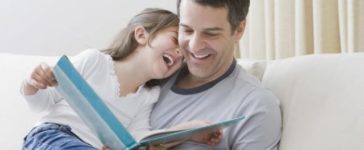 La lettura di una fiaba ai bambini: un momento intimo ma anche educativo